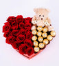 Caja corazón clásica de rosas rojas, bombones y peluche