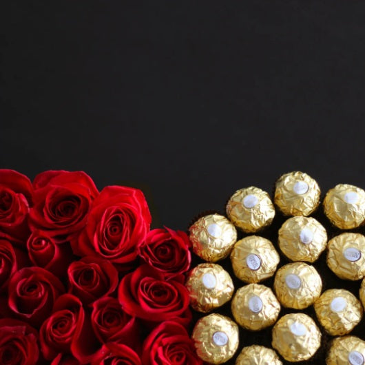 Caja Gran Velvet rosas rojas y bombone